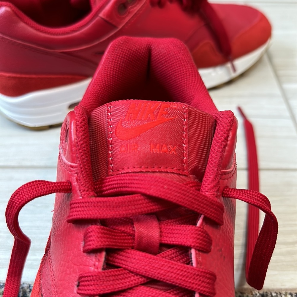 Red Air Max - Picture 9 of 10